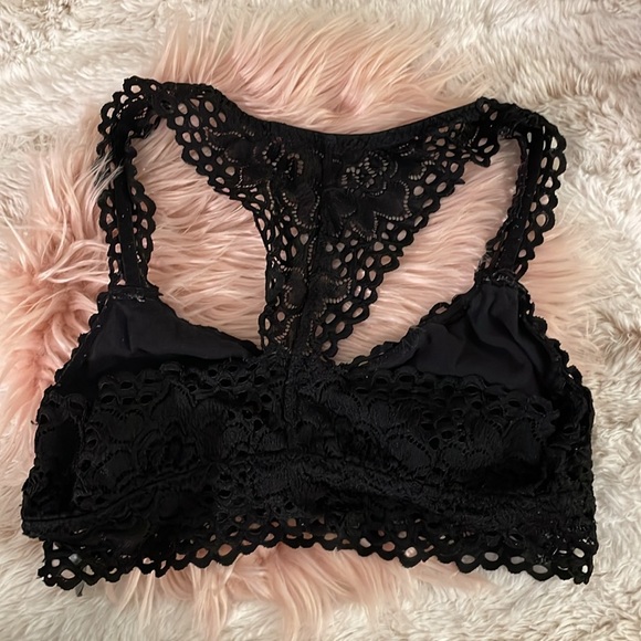 Aerie Ladies Medium Black Lace Bralette! EUC! Nylon, Elastane, Cotton material! - Picture 4 of 8